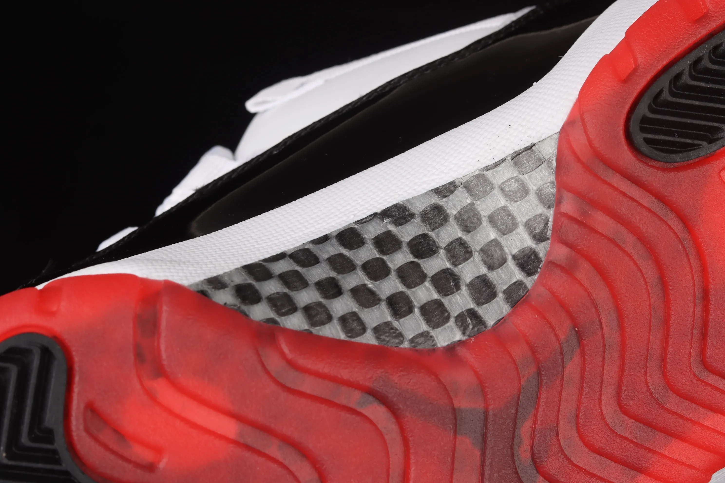 All categories Air Jordan Jordan series basketball shoes Air Jordan 11 Z version Air Jordan 11 Retro Low AJ11 Joe 11 low-top patent leather black and red top layer genuine carbon AV2187-160